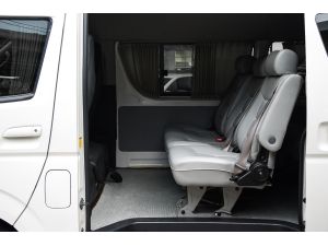 2012 Toyota Hiace COMMUTER D4D 2.5 MT Van รูปที่ 5