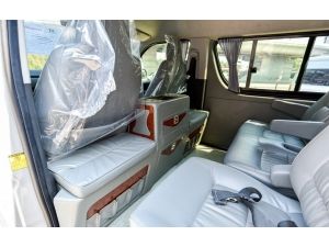 2013 Toyota Hiace 2.5 COMMUTER D4D Van MT รูปที่ 5