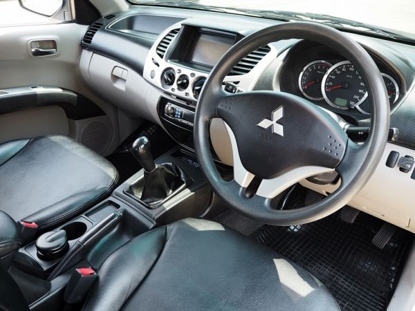 MITSUBISHI TRITON 2.4 GLS PLUS MAGA CAB ปี 2012 จดปี 2013 เกียร์MANUAL รูปที่ 5