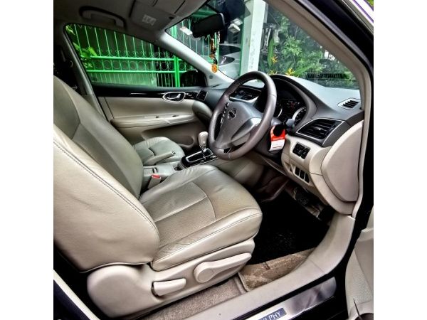 Nissan sylphy 1.8naviท็อป​ 2012​ สีดำ​ รูปที่ 5