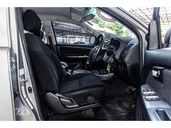 2015 Toyota Vigo Doublecab 2.5 E Prerunner รูปที่ 5
