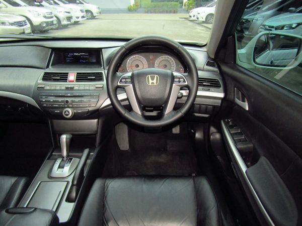 จัดได้เต็ม ฟรีดาวน์ แถมประกันภัย 2011 HONDA ACCORD 2.0 E รูปที่ 5