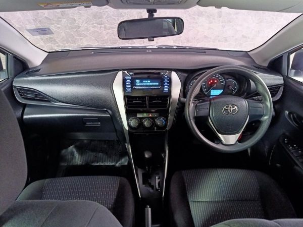 TOYOTA YARIS ATIV 1.2J ปี 2018 สีขาว รูปที่ 5