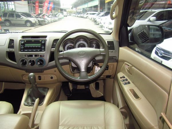 จัดไฟแนนซ์ได้เต็ม ฟรีดาวน์ แถมประกันภัย 2011 TOYOTA VIGO DOUBLE CAB 2.5 E PRERUNNER รูปที่ 5