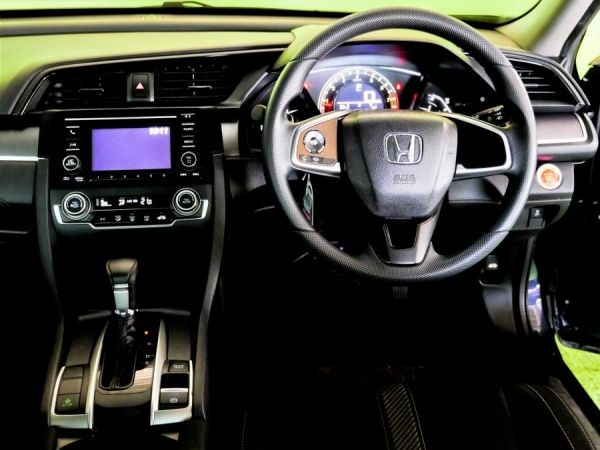 HONDA CIVIC FC 1.8E AT 2017 รถยนต์มือสอง รูปที่ 5