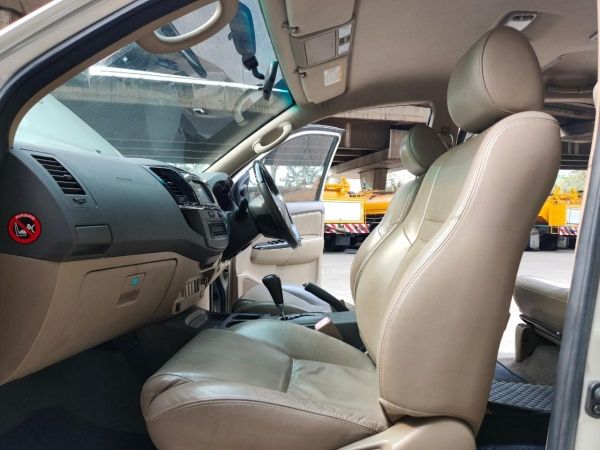 2011 Fortuner 3.0V Auto รูปที่ 5