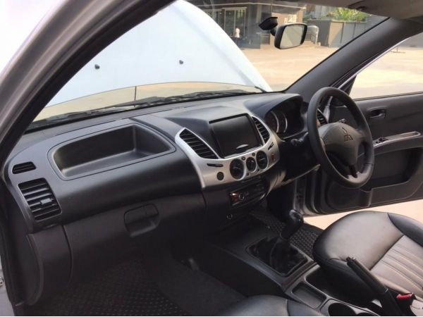 Mitsubishi Triton Mega Cab 2.4 GLX MT 2013 รูปที่ 5