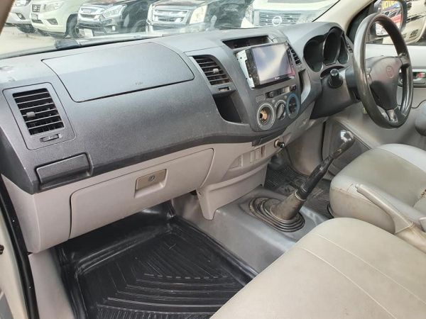 2009 TOYOTA HILUX VIGO 3.0 รูปที่ 5