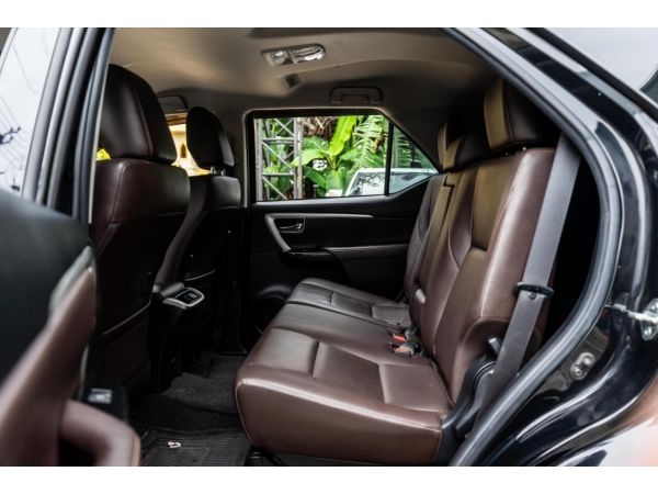 2018 Toyota Fortuner 2.4  V SUV รูปที่ 5