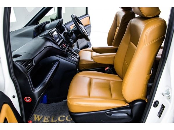 2016 TOYOTA VOXY 2.0 ZS รูปที่ 5