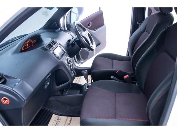 2013  TOYOTA  YARIS 1.5RS รูปที่ 5