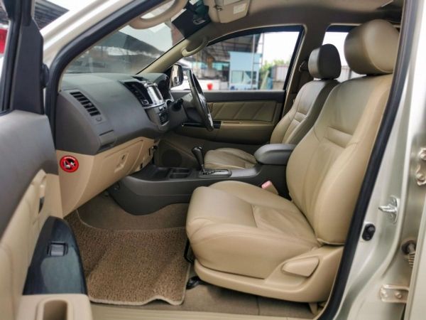 2012 TOYOTA FORTUNER  2.7 V  เบนซิน เครดิตดีฟรีดาวน์ รูปที่ 5