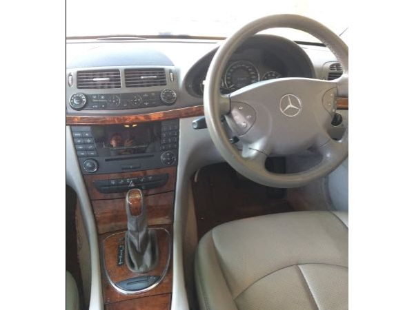 BENZ E200 KOMPRESSOR วิ่ง 106,000 กม.  รถหมอเจ้าของขายเอง รูปที่ 3