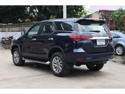 Fortuner 2.4 V 4x4 ปี 20 รถทดลองขับจากโตโยต้ามอเตอร์ เลขไมล์แท้  มีวารันตีต่อจากป้ายแดง ฟรีดาวน์ ผ่อนเดือนละ 21,xxx.- รูปที่ 5