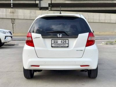 2012 HONDA JAZZ 1.5 i-VTEC V  เครดิตดีฟรีดาวน์ รูปที่ 5