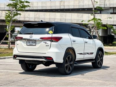 2017 TOYOTA FORTUNER 2.8 4WD TRD SPORTIVO BLACK TOP รูปที่ 5