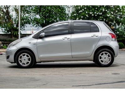 TOYOTA Yaris 1.2 E 2010 A/T สีเทา เบนซิน รูปที่ 5