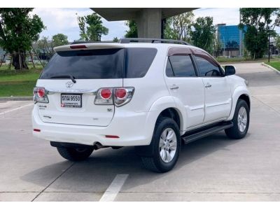 2012 TOYOTA FORTUNER 3.0​ V​ 4WD​ เครดิตดีฟรีดาวน์ รูปที่ 5