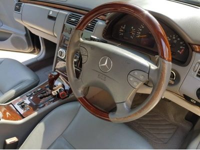 2001 Mercedes-Benz E240 w210 2.4 Elegance รถเก๋ง 4 ประตู รถบ้านแท้ รูปที่ 5