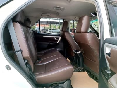 toyota Fortuner รูปที่ 5