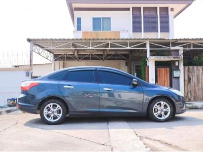 Ford Focus 1.6 Trend 4dr สีเทา ปี2012 รูปที่ 3