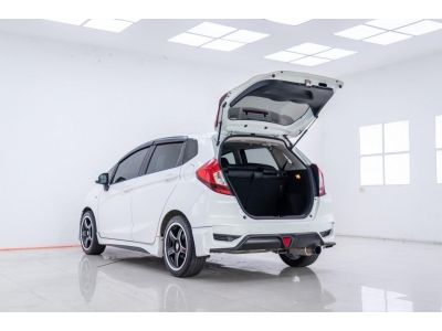 2018  HONDA JAZZ GK 1.5 S ผ่อน 3,905 บาท 12 เดือนแรก รูปที่ 5