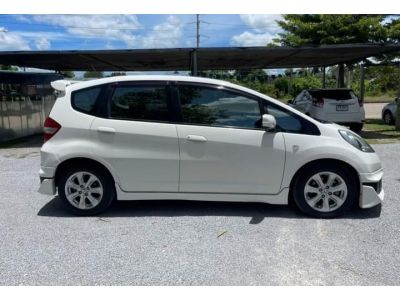 HONDA JAZZ 1.5 V สีขาว ปี 2556/2012 รูปที่ 5