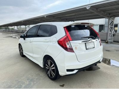 2017 Honda Jazz 1.5 RS ตัวท็อปสุด สวยใสกริบๆ รูปที่ 5