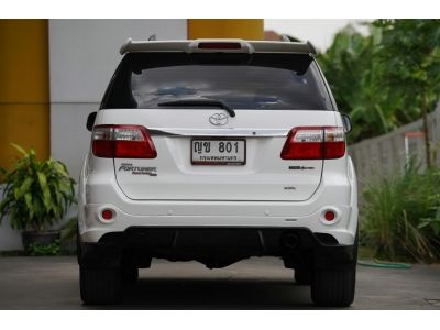 2010 TOYOTA FORTUNER 3.0 V TRD 4WD A/T สีขาว รูปที่ 5