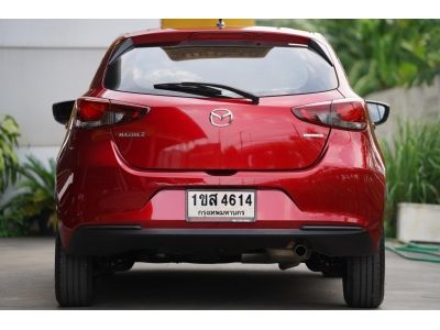 20จด2022 MAZDA 2 1.3 E SPORT A/T สีแดง รูปที่ 5