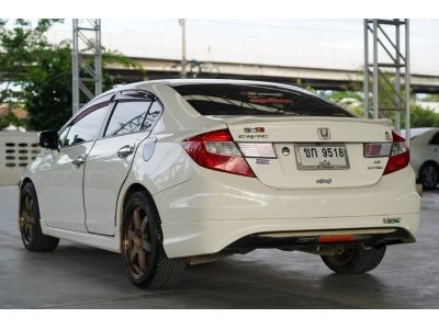 2013 HONDA CIVIC 1.8 E NAVI  A/T สีขาว รูปที่ 5