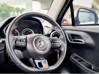 2019 MG MG3, 1.5 V SUNROOF Topสุด AT รูปที่ 5