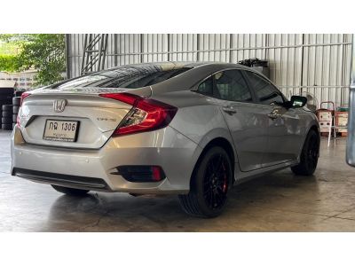 2017 HONDA CIVIC 1.8 E  A/T สีเทา รูปที่ 5