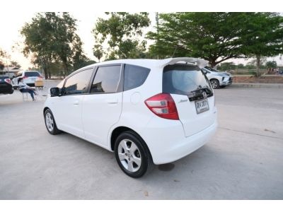 Honda Jazz 1.5V ตัวรองท๊อป เกียร์ออโต้ 2011 รูปที่ 5