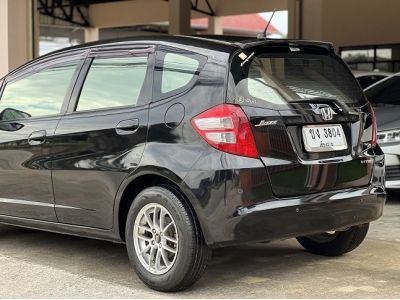 Honda New Jazz ปี 2008 สีดำ เกียร์ธรรมดา รูปที่ 5