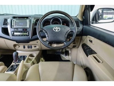 2010 TOYOTA FORTUNER 3.0 V 4WD รูปที่ 5