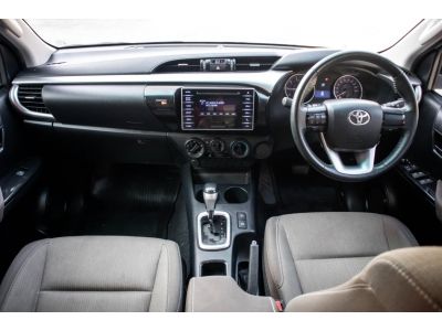 โตโยต้าชัวร์ ฟรีดาวน์ Toyota Revo D-cab 2.4 E Pre A/T ปี 17 รูปที่ 5