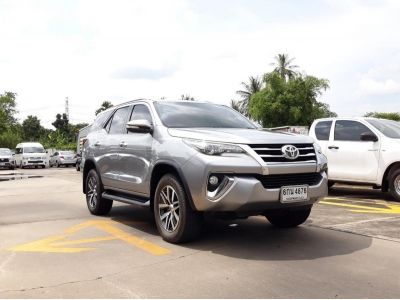 TOYOTA FORTUNER 2.8 V 4WD CC. ปี 2017 สี เงิน เกียร์ Auto รูปที่ 5