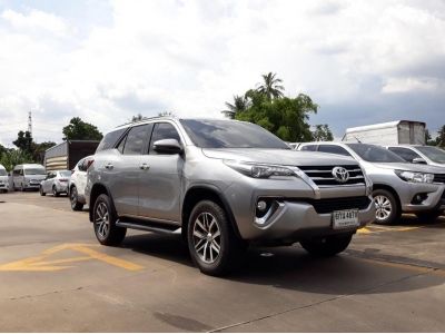 TOYOTA FORTUNER 2.8 V 4WD CC. ปี 2017 สี เงิน เกียร์ Auto รูปที่ 5