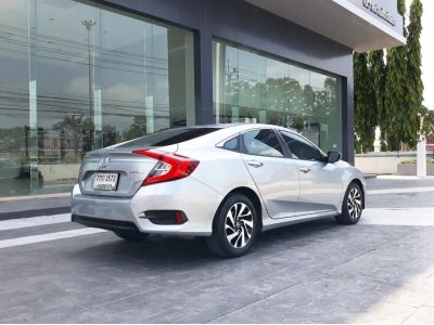 HONDA CIVIC 1.8 EL (FC) CC. ปี 2017 สี เงิน เกียร์ Auto รูปที่ 5