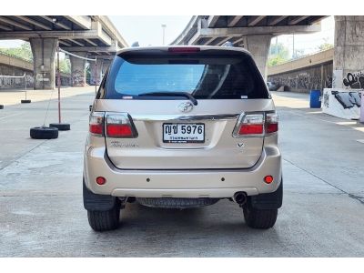 Toyota Fortuner 2.7 V AT ปี 2011 โปร ฟรีดาวน์ กู้ได้100%  ไม่ต้องมีคนค้ำ รูปที่ 5