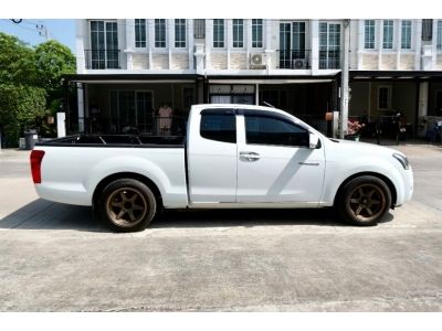 Isuzu d-max 1.9L Space Cab  แคปเตี้ย  เกียร์ธรรมดา ปี2019 ดีเซล สีขาว รูปที่ 5