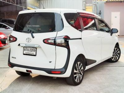 2019 Toyota Sienta 1.5V รูปที่ 5