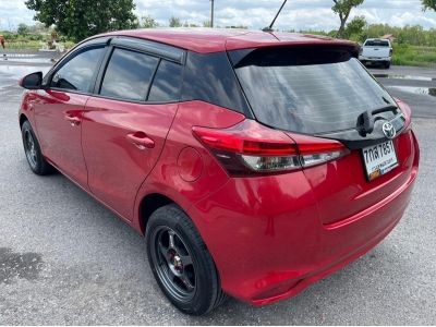 TOYOTA YARIS 1.2 J AUTO สีแดง ปี 2018 รูปที่ 4