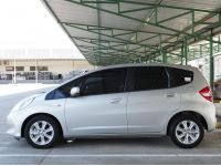 HONDA JAZZ 1.5V เกียร์ออโต้ สีบรอนเงิน MY2013 รูปที่ 5