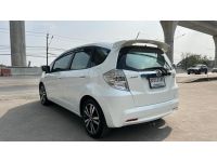 2014 Honda JAZZ 1.3 Hybrid รถเก๋ง 5 ประตู รถบ้านมือเดียวสวยกริบไม่มีชนหายากประหยัด รูปที่ 5