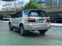 ขายรถ Toyota Fortuner 3.0V ปี 2010 สีเทา เกียร์ออโต้ รูปที่ 5