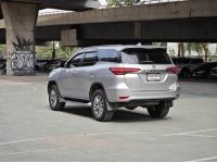 ขายรถ Toyota Fortuner 2.4V 4WD ปี 2021 สีเทา เกียร์ออโต้ รูปที่ 5