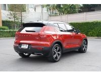 Volvo XC40 2.0 T5 R-Design 4WD 2020 สีแดง รูปที่ 5