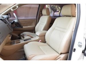 Toyota Fortuner 3.0 (ปี 2011) V SUV AT รูปที่ 6
